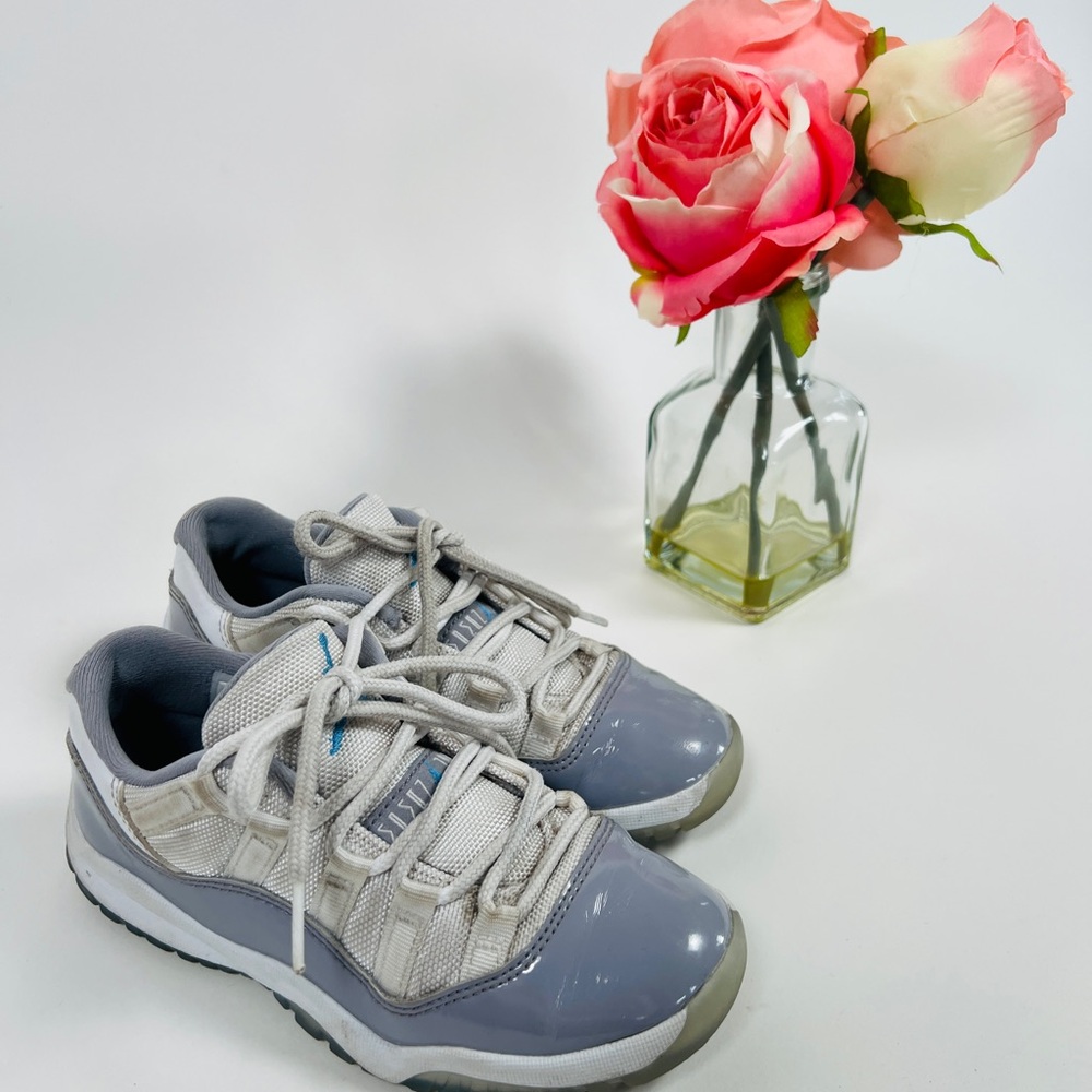 Stylish Gray and White Sneakers
